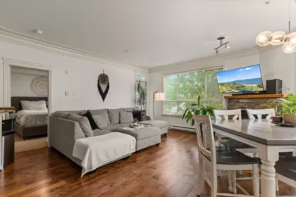Breakfast Nook Photo of 208 32729 Garibaldi Drive, Abbotsford, BC