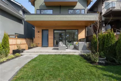Aerial View of 1 2755 W 11th Avenue, Vancouver, BC