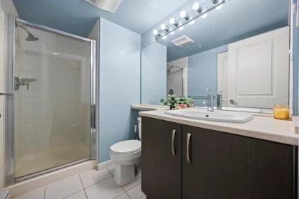 Guest Bathroom Photo of 108 9299 Tomicki Avenue, Richmond, BC