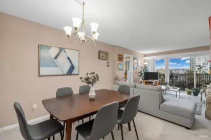 304 4941 Lougheed Highway, Burnaby, BC, Burnaby — Apartment/Condo for sale