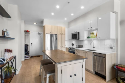 518 10838 Whalley Boulevard, Surrey, BC, Surrey — Apartment/Condo for sale