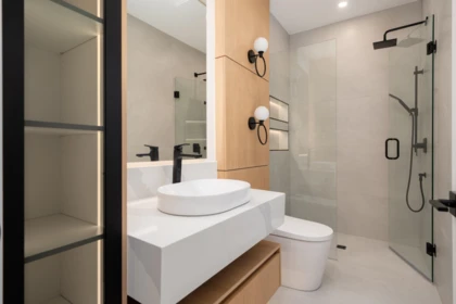 Walk-In Closet Photo of 2 5963 Granville Street, Vancouver, BC