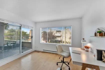 Laundry Room Photo of 101 2412 Alder Street, Vancouver, BC