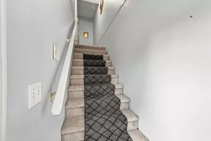 Entry Foyer Photo of 18 8289 121a Street, Surrey, BC