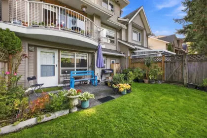 Front Yard Photo of 18 8289 121a Street, Surrey, BC