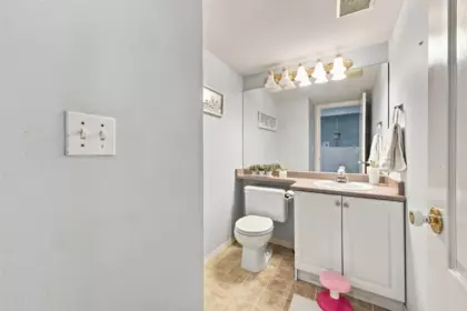 Guest Bathroom Photo of 18 8289 121a Street, Surrey, BC