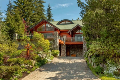 6361 Fairway Drive, Whistler, BC, Whistler — Single Family Residence for sale