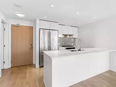 701 3557 Sawmill Crescent, Vancouver, BC, Vancouver — Apartment/Condo for sale