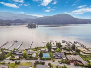 668 Beachview Drive, North Vancouver, BC, North Vancouver — Single Family Residence for sale