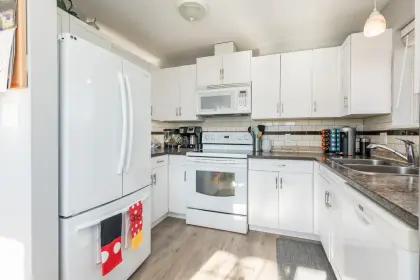 202 46351 Yale Road, Chilliwack, BC, Chilliwack — Apartment/Condo for sale