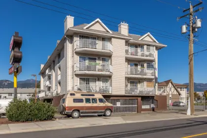 202 46351 Yale Road, Chilliwack, BC, Chilliwack — Apartment/Condo for sale