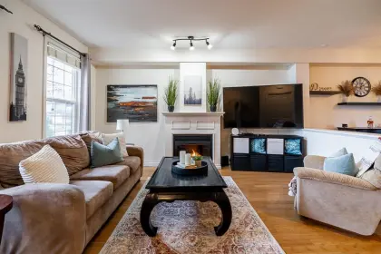 7005 180 Street, Surrey, BC, Surrey — Row House (Non-Strata) for sale
