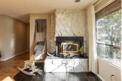 5609 Trail Avenue, Sechelt, BC, Sechelt — Single Family Residence for sale