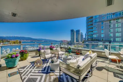 805 560 Cardero Street, Vancouver, BC, Vancouver — Apartment/Condo for sale