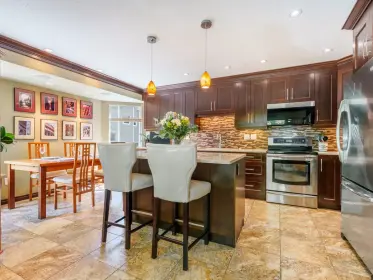 9155 Ridgemoor Place, Burnaby, BC, Burnaby — Townhouse for sale