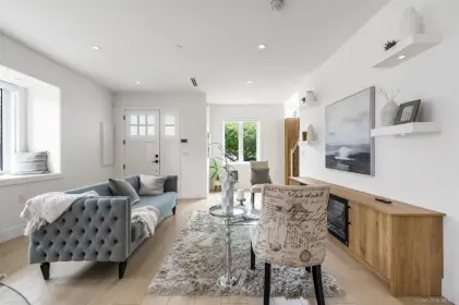 2705 E 40th Avenue, Vancouver, BC, Vancouver — Half Duplex for sale