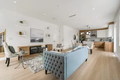 2705 E 40th Avenue, Vancouver, BC, Vancouver — Half Duplex for sale