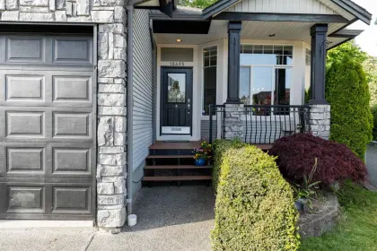 18495 68a Avenue, Surrey, BC, Surrey — Single Family Residence for sale
