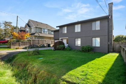 3944 Regent Street, Richmond, BC, Richmond — Single Family Residence for sale