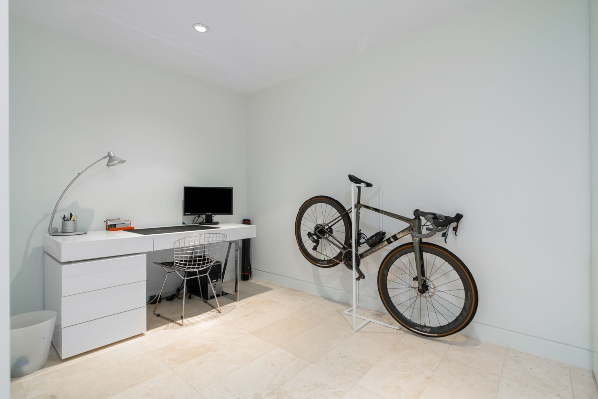 Basement Recreation Room Photo of 2401 838 W Hastings Street, Vancouver, BC