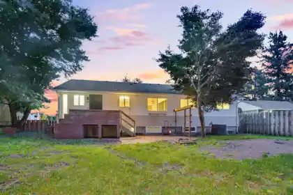 9695 Maurice Street, Chilliwack, BC, Chilliwack — Single Family Residence for sale