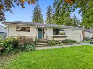 9695 Maurice Street, Chilliwack, BC, Chilliwack Proper East — 4 bed single family residence for sale