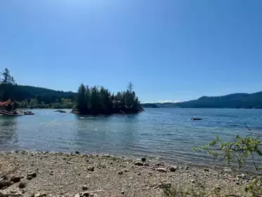 7622 Sechelt Inlet Road, Sechelt, BC, Sechelt — Single Family Residence for sale