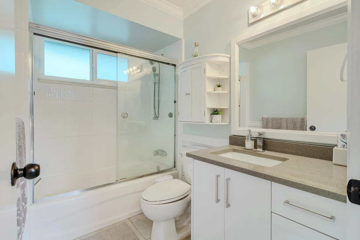 Entry Foyer Photo of 11799 Lyon Road, Delta, BC