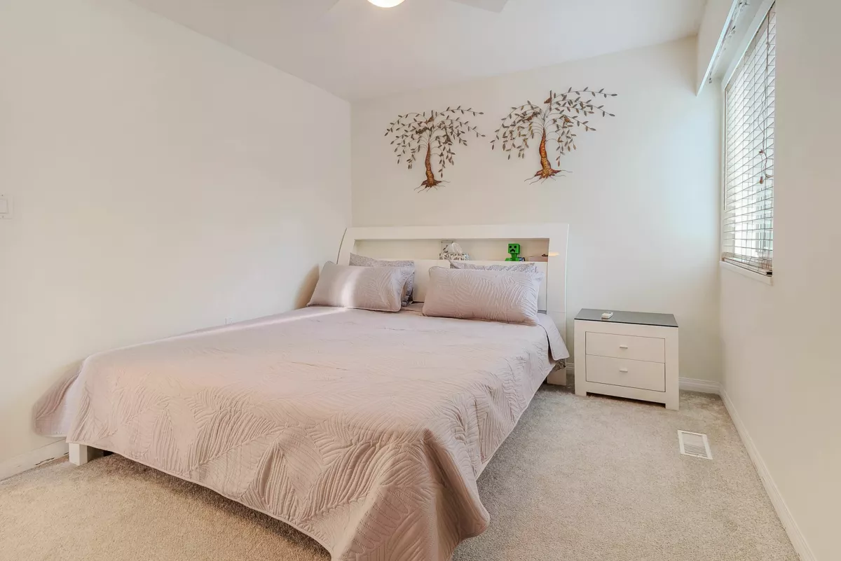 Hallway Photo of 11799 Lyon Road, Delta, BC