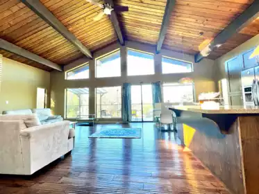 5129 Chapman Road, Sechelt, BC, Sechelt District — 2 bed single family residence for sale