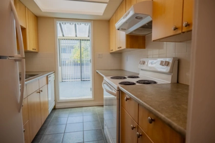 Walk-In Closet Photo of 1469 Merklin Street, White Rock, BC
