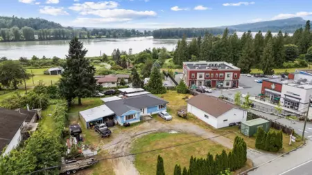 29578 Lougheed Highway, Mission, BC, Mission — Single Family Residence for sale