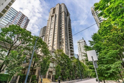 2402 969 Richards Street, Vancouver, BC, Vancouver — Apartment/Condo for sale