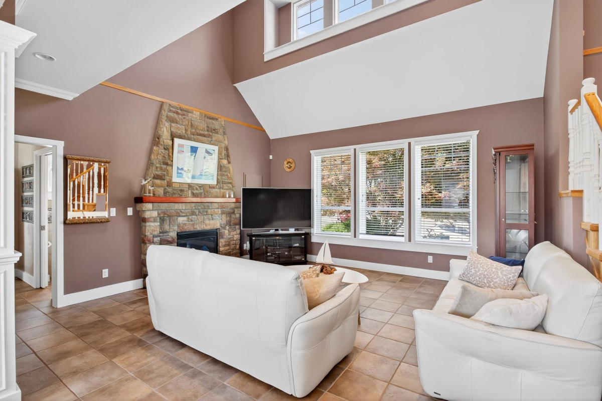 Dining Area Photo of 1362 Oxford Street, Coquitlam, BC