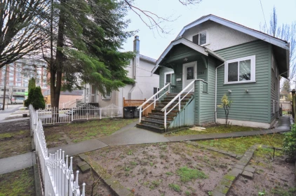 1342 E 24th Avenue, Vancouver, BC, Vancouver — Single Family Residence for sale