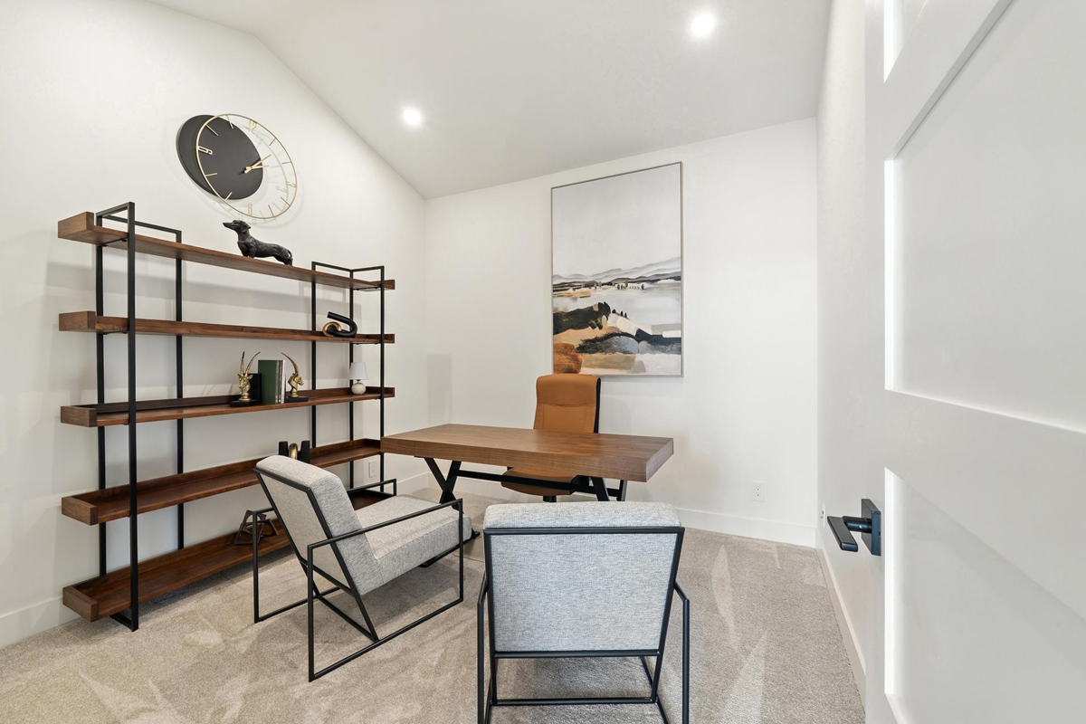 Primary Bathroom Photo of 7 5522 Mccourt Road, Sechelt, BC