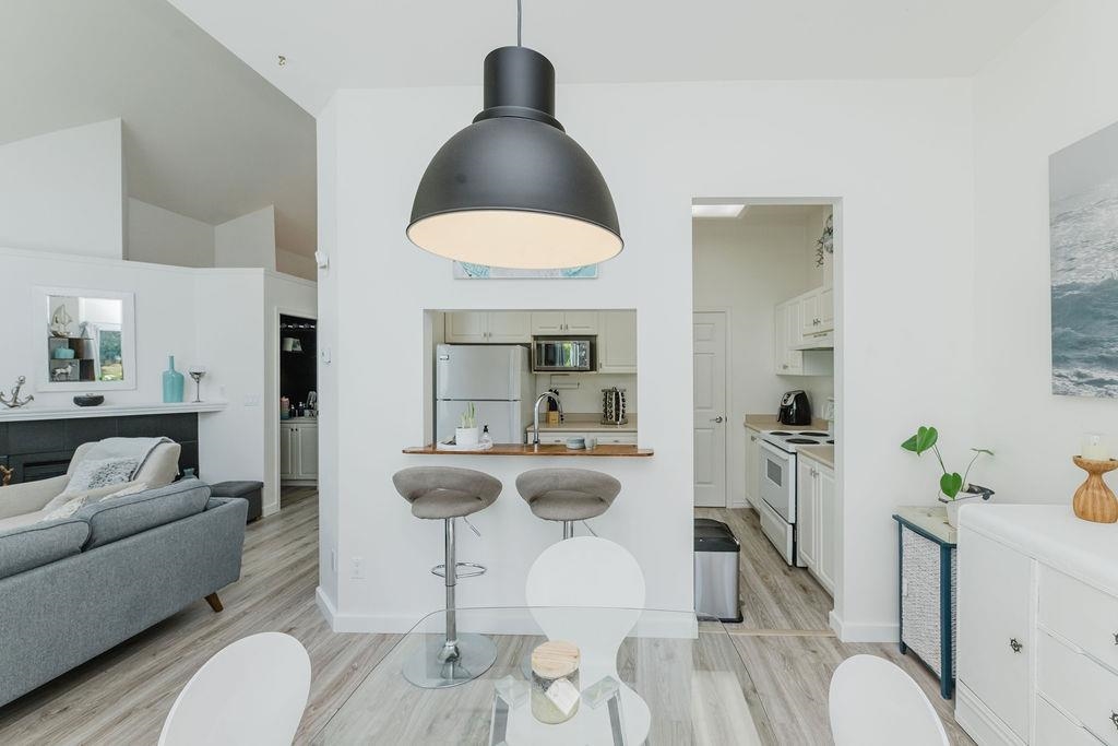 Dining Area Photo of 4 5740 Marine Way, Sechelt, BC