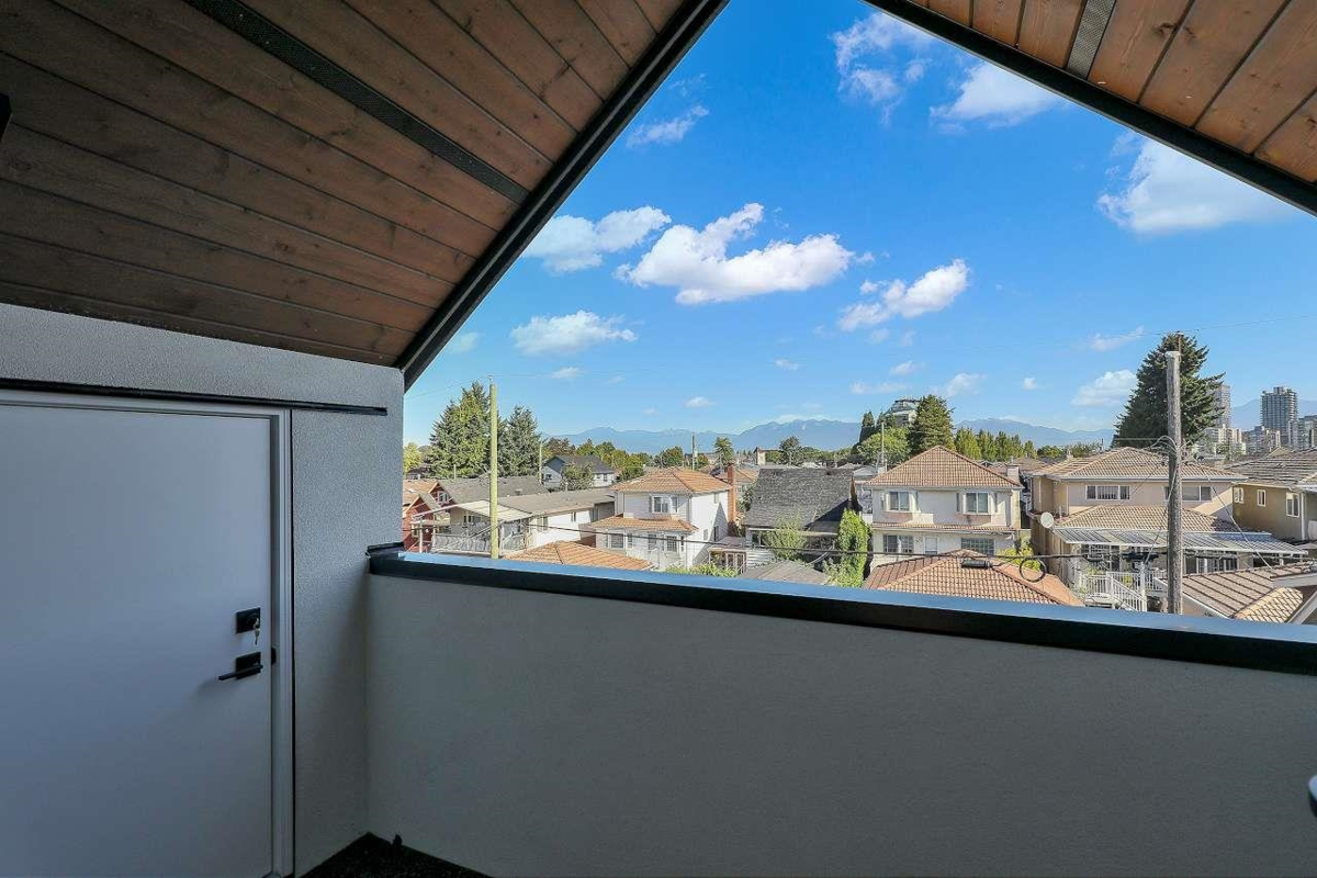 Garage Interior Photo of 2 3251 E 44 Avenue, Vancouver, BC