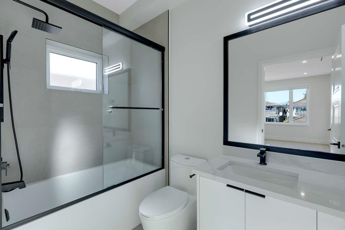 Loft / Bonus Room Photo of 2 3251 E 44 Avenue, Vancouver, BC