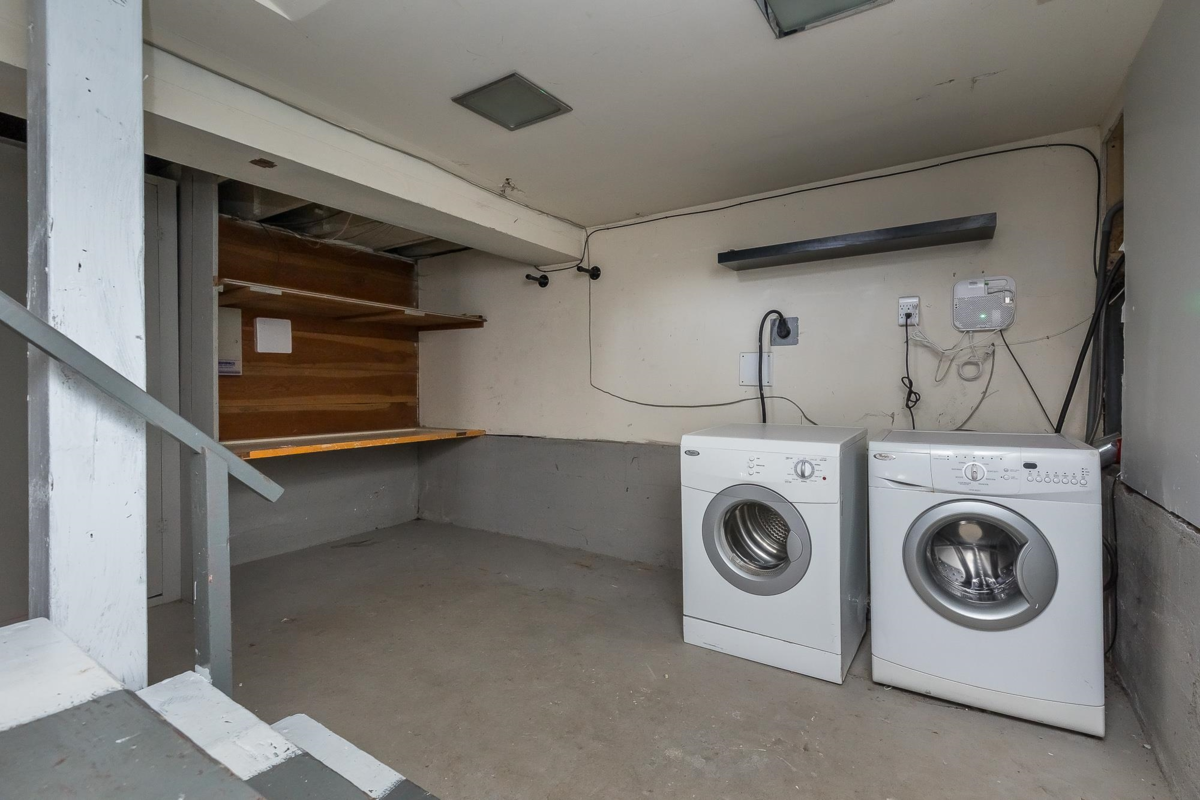 Hallway Photo of 46085 First Avenue, Chilliwack, BC