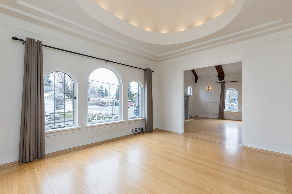 Living Room Photo of 46085 First Avenue, Chilliwack, BC