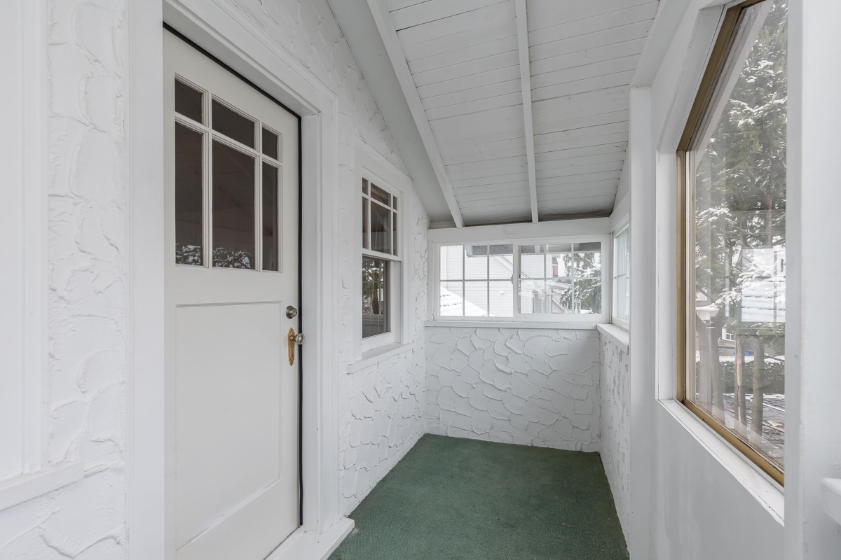 Primary Bedroom Photo of 46085 First Avenue, Chilliwack, BC