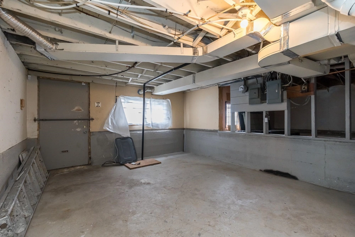 Staircase Photo of 46085 First Avenue, Chilliwack, BC