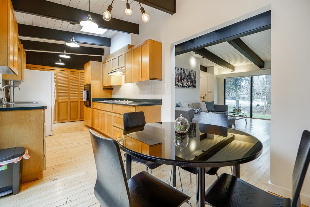 Breakfast Nook Photo of 14352 110 Avenue Avenue, Surrey, BC