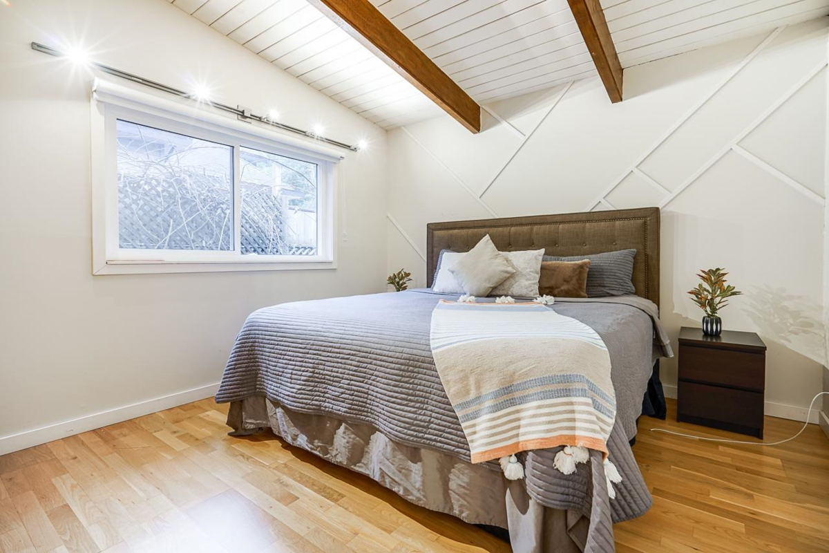 Guest Bathroom Photo of 14352 110 Avenue Avenue, Surrey, BC