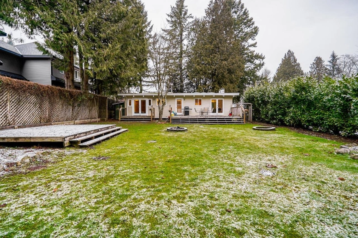 Swimming Pool Photo of 14352 110 Avenue Avenue, Surrey, BC