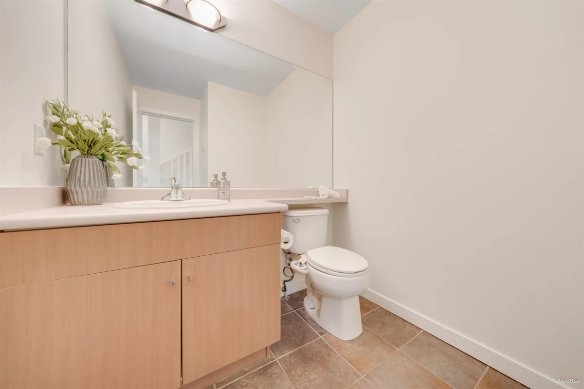 Backyard Photo of 15 18701 66 Avenue, Surrey, BC