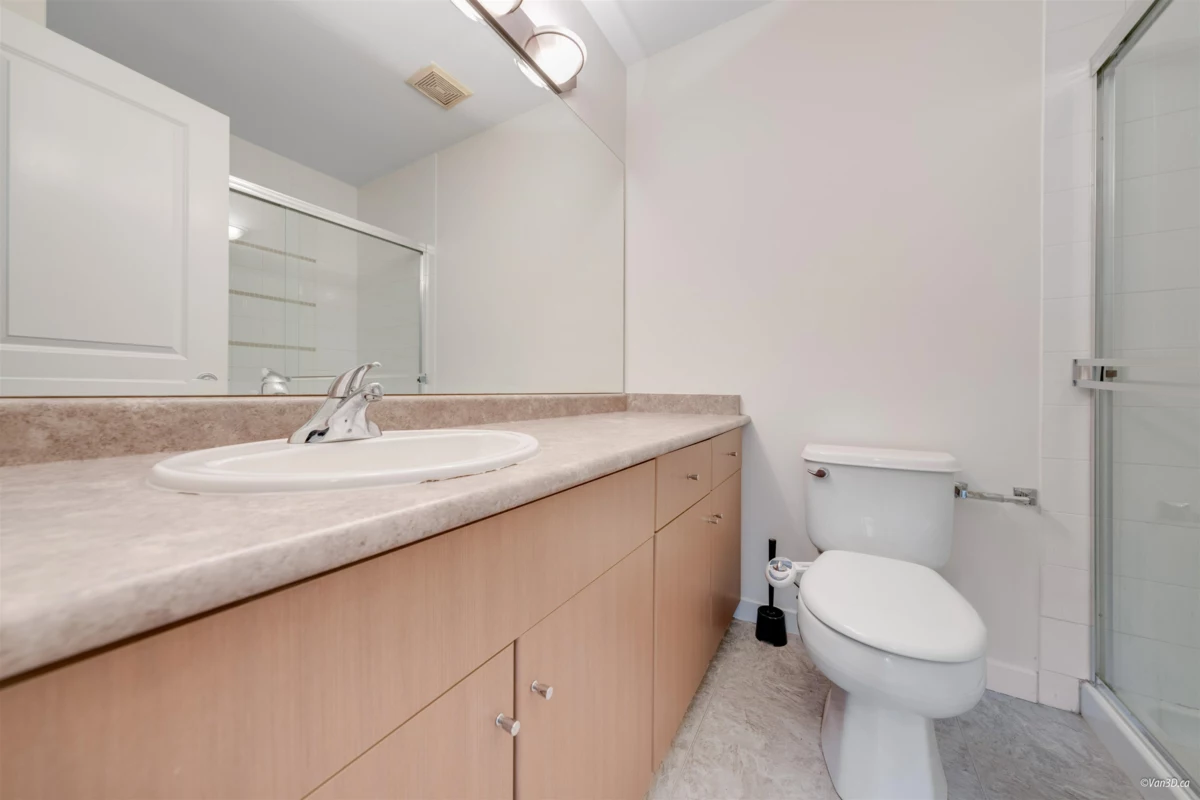 Basement Recreation Room Photo of 15 18701 66 Avenue, Surrey, BC