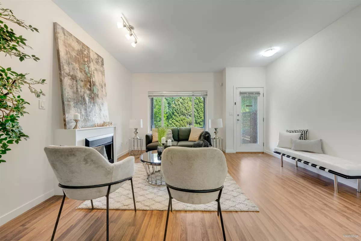 Dining Area Photo of 15 18701 66 Avenue, Surrey, BC