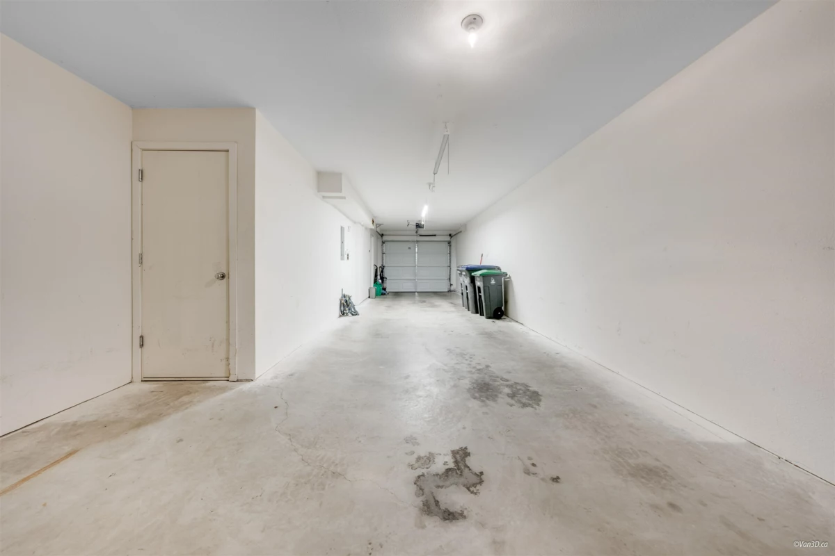 Hot Tub / Spa Photo of 15 18701 66 Avenue, Surrey, BC